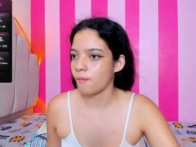 Live sex webcam photo for CattyHope #277119014