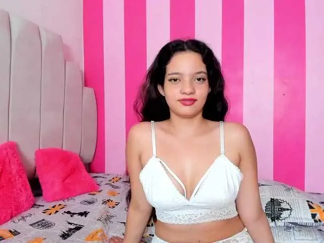 Live sex webcam photo for CattyHope #277159572