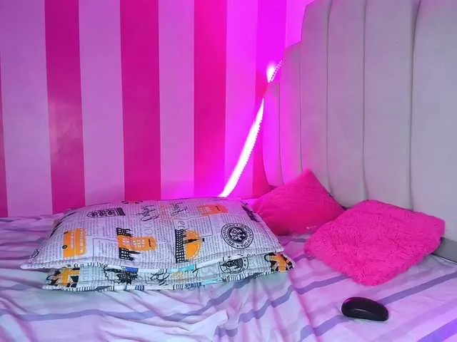 Live sex webcam photo for CattyHope #277177783