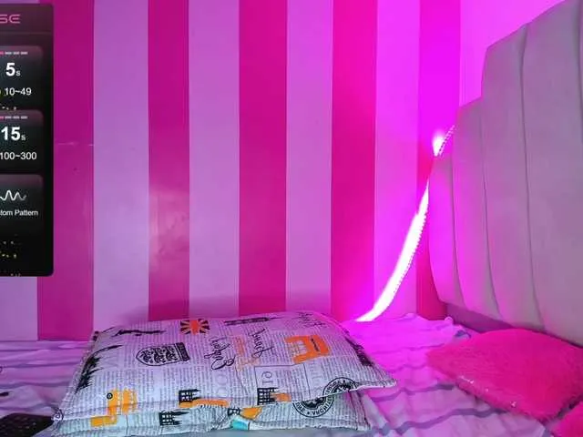 Live sex webcam photo for CattyHope #277179268