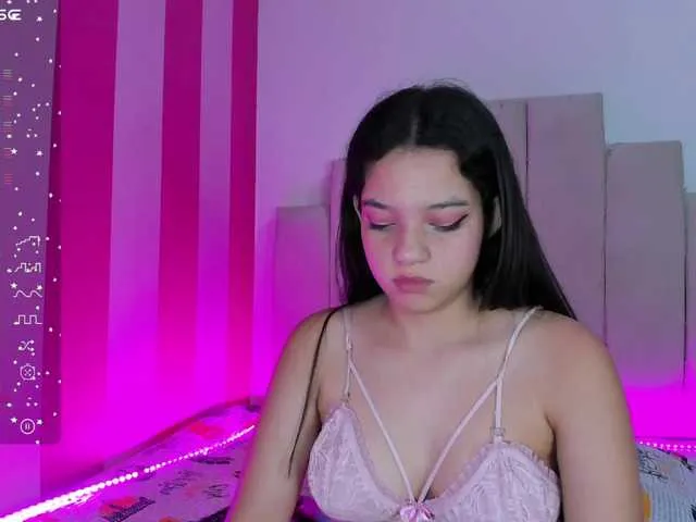 Live sex webcam photo for CattyHope #277393133