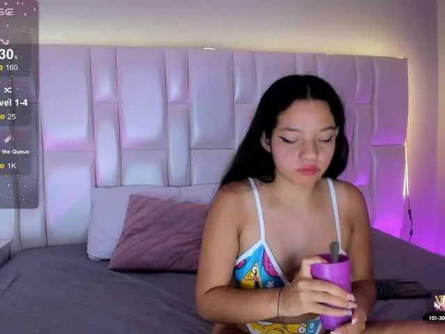 Live sex webcam photo for CattyHope #277631291