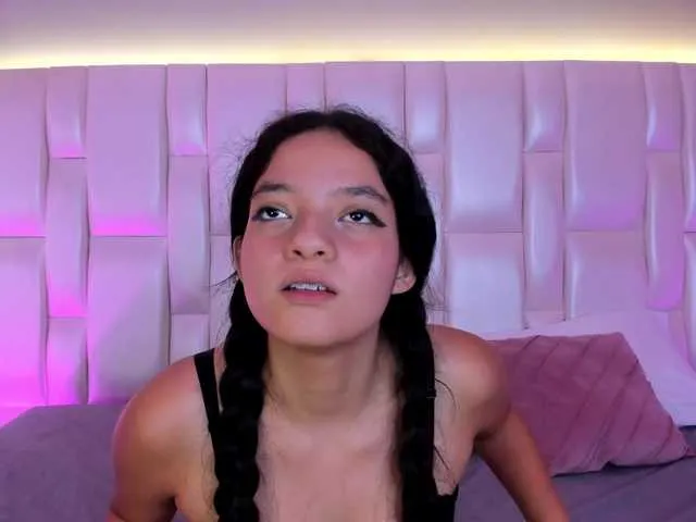 Live sex webcam photo for CattyHope #277791976