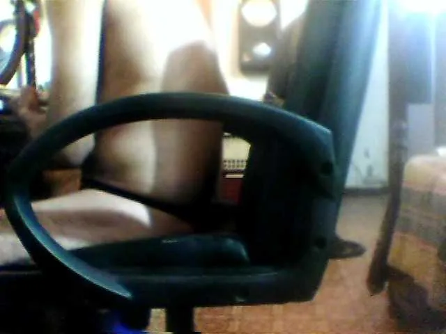 Live sex webcam photo for Ccshotmen1 #277905204