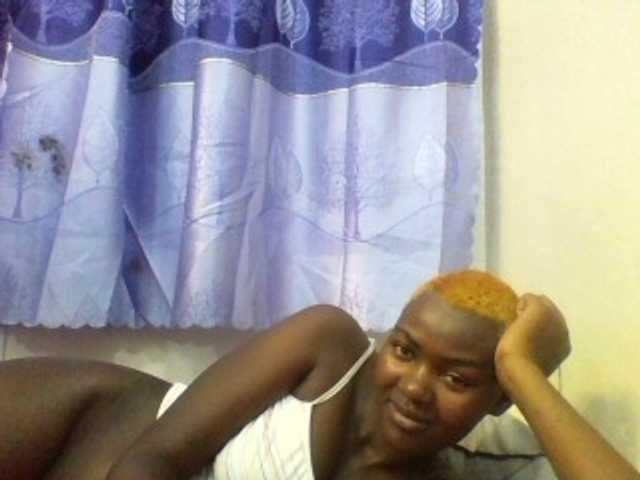 Live sex webcam photo for CeizzyJamal #272573168