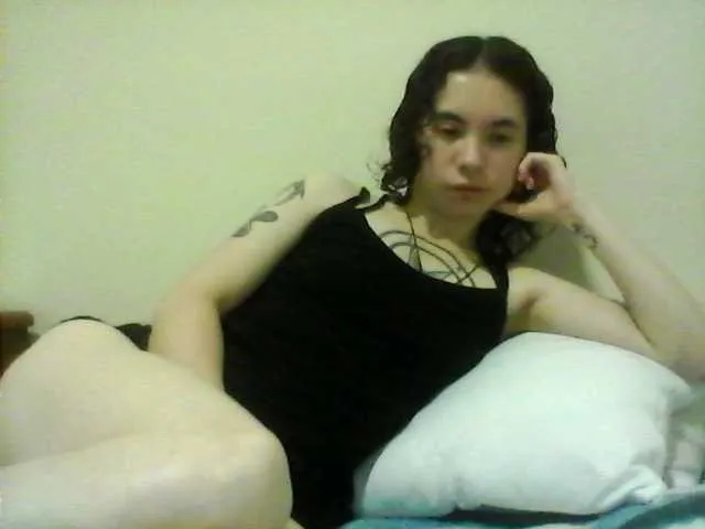 Live sex webcam photo for Celena980 #280302562