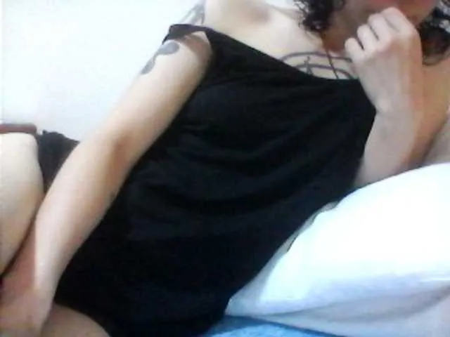 Live sex webcam photo for Celena980 #288364752