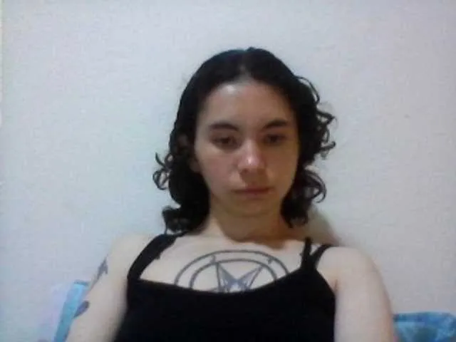 Live sex webcam photo for Celena980 #290572846