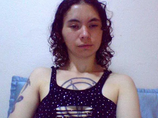Live sex webcam photo for Celena980 #290629879