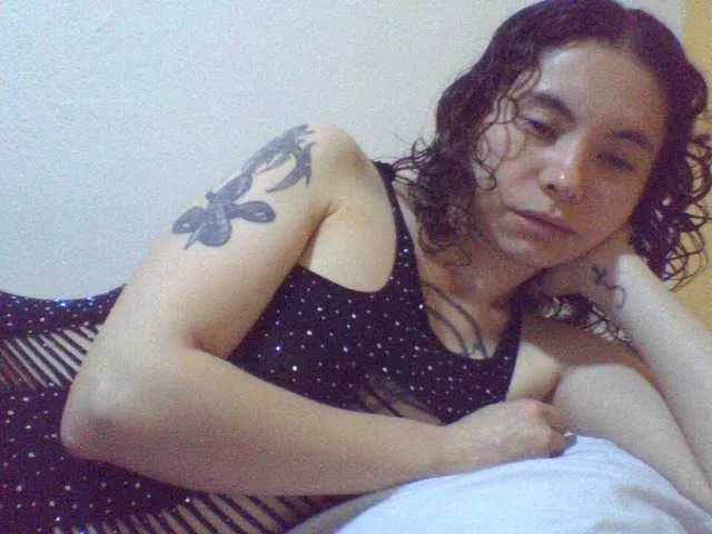 Live sex webcam photo for Celena980 #290634114