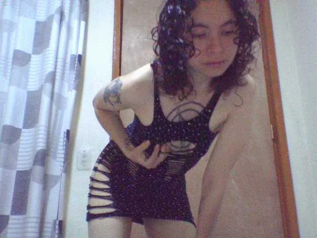 Live sex webcam photo for Celena980 #290640479