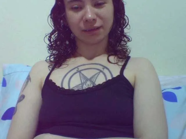 Live sex webcam photo for Celena980 #291731215
