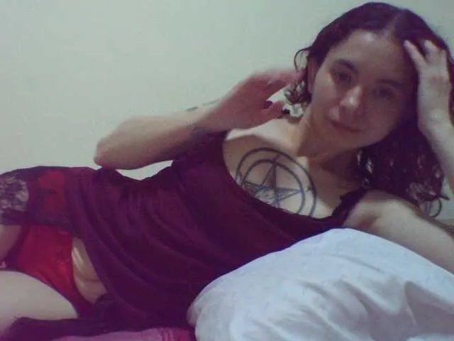 Live sex webcam photo for Celena980 #291764037