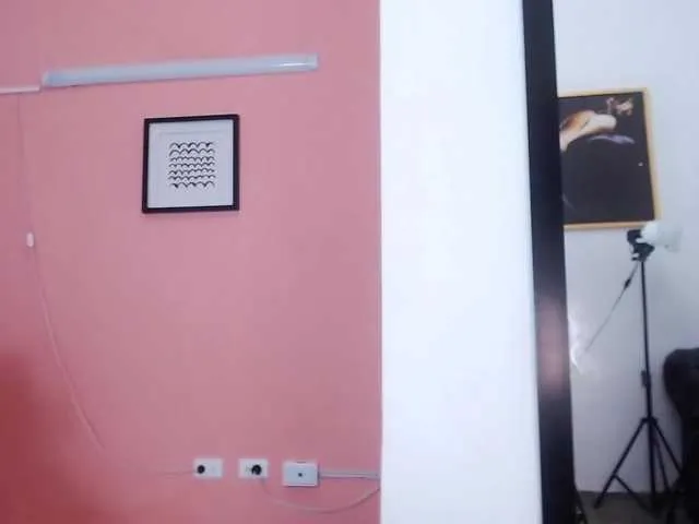 Live sex webcam photo for Celeste-Rober #272301827