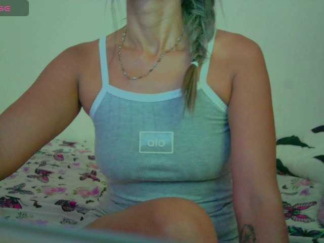 Live sex webcam photo for Celestee-1 #290305907