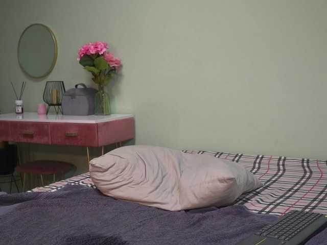 Live sex webcam photo for CelineConner #290385486