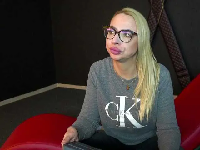 Live sex webcam photo for CelineConner #290463892