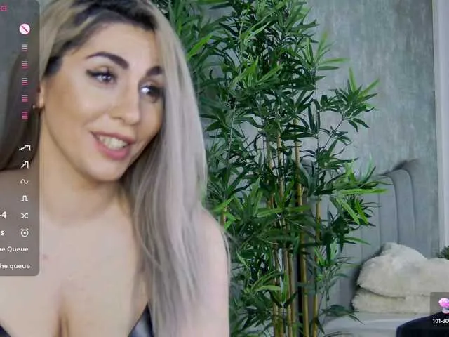 Live sex webcam photo for CelineMeyer #290177051