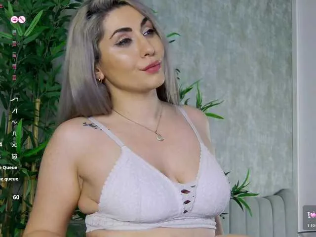 Live sex webcam photo for CelineMeyer #290465545