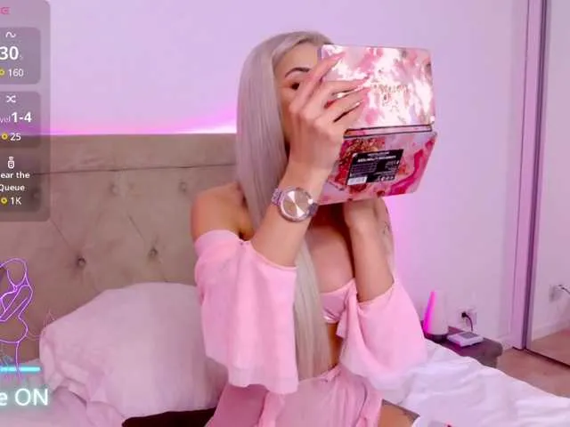 Live sex webcam photo for CelyneMay #290623542