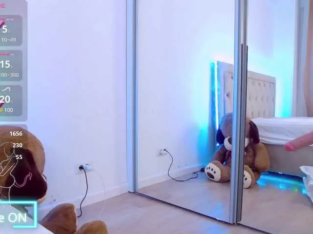 Live sex webcam photo for CelyneMay #291099499