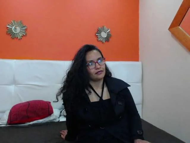 Live sex webcam photo for Chaanel #272440234