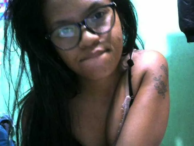 Live sex webcam photo for Chaima-6 #272270134