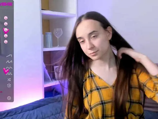 Live sex webcam photo for Chandoney #274575446