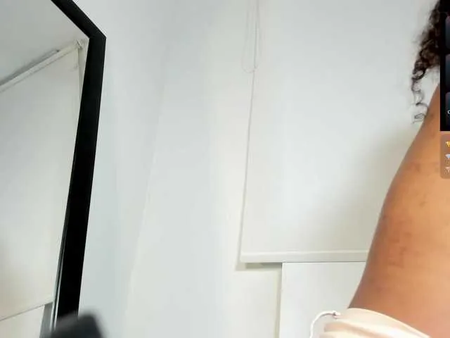 Live sex webcam photo for ChanelMiillers #291672990