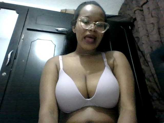 Live sex webcam photo for Chanell37 #291658891