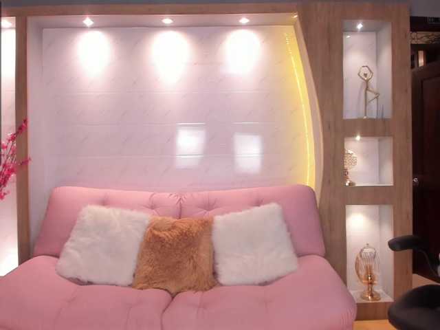 Live sex webcam photo for ChannelBrown #273021148