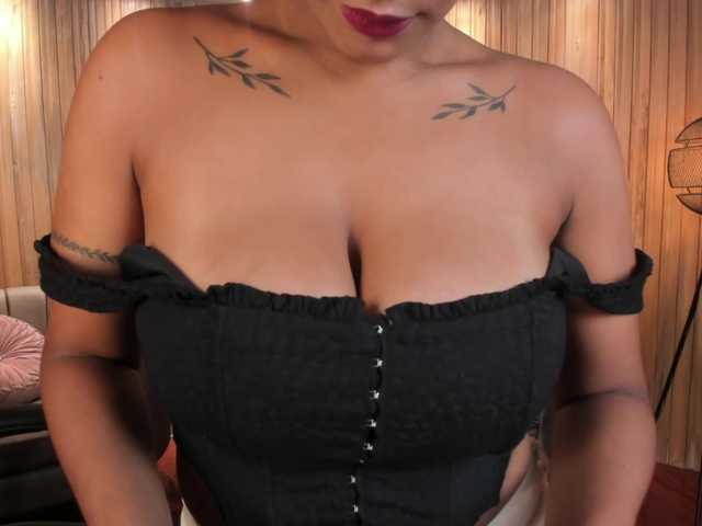 Live sex webcam photo for ChannelBrown #273727711