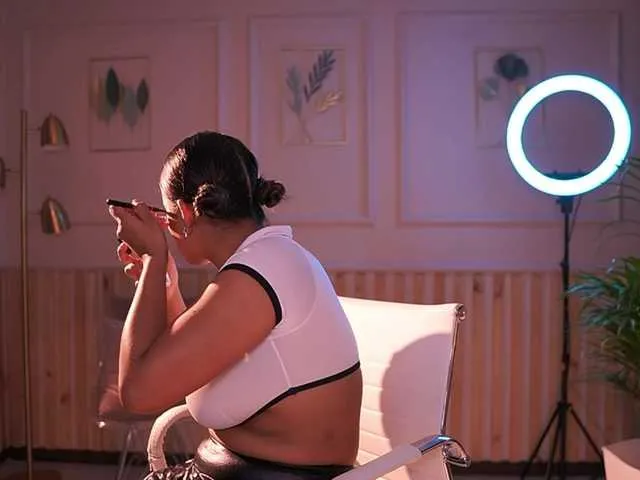 Live sex webcam photo for ChannelBrown #277743604