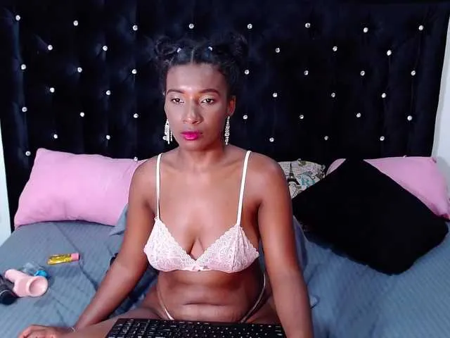 Live sex webcam photo for ChannelJames #273153249