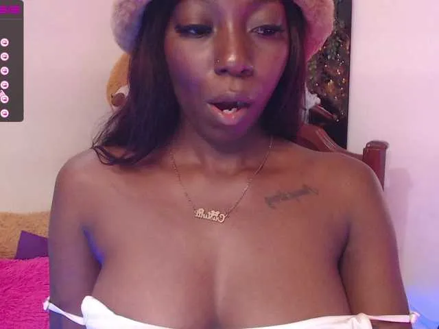 Live sex webcam photo for ChannySmalls #275614575