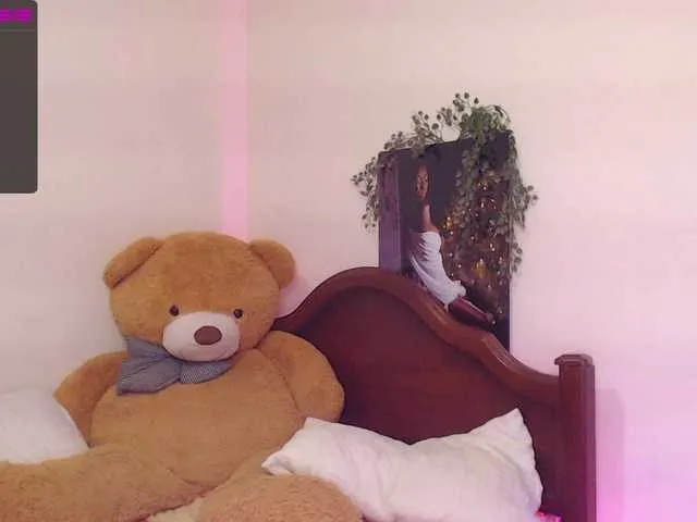 Live sex webcam photo for ChannySmalls #275834076