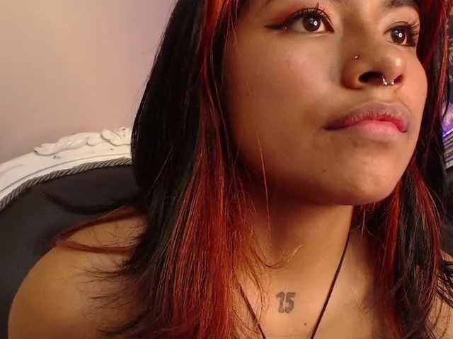 Live sex webcam photo for ChantalPetit #288015723