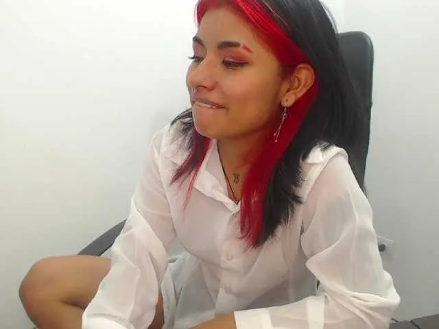 Live sex webcam photo for ChantalPetit #288015735