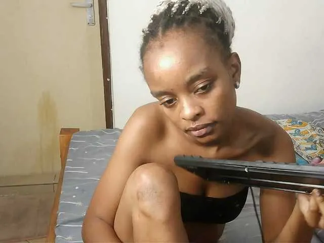Live sex webcam photo for Charish #293730196