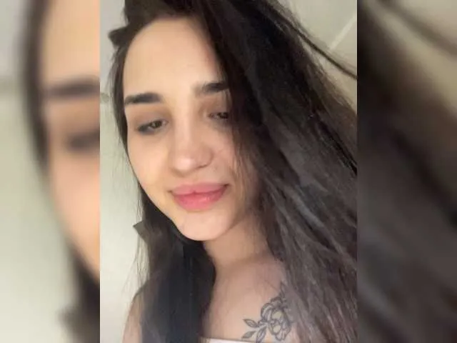 Live sex webcam photo for Charliiz #273870079