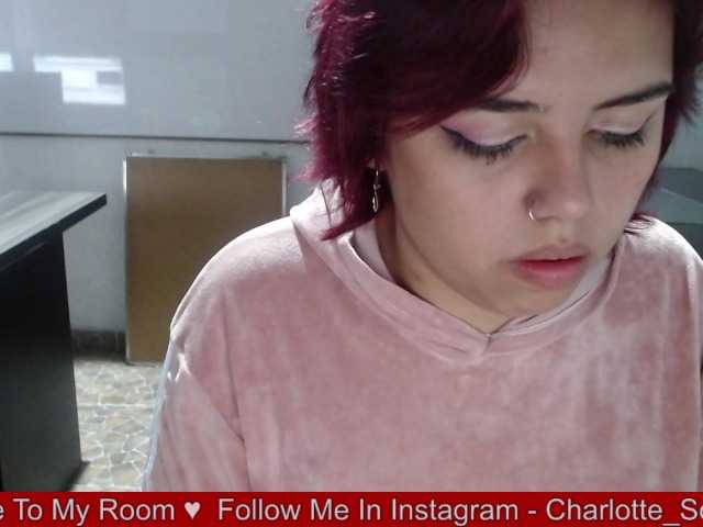 Live sex webcam photo for Charlote-31 #272130485