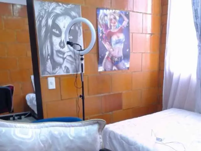 Live sex webcam photo for Charlotemple5 #290855575
