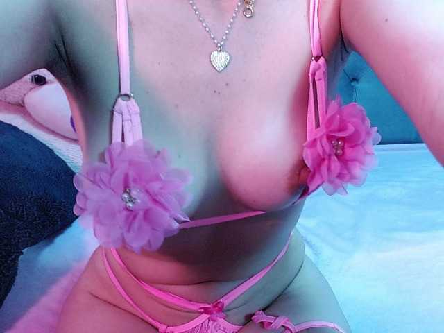 Live sex webcam photo for CharlotheLoks #288050107