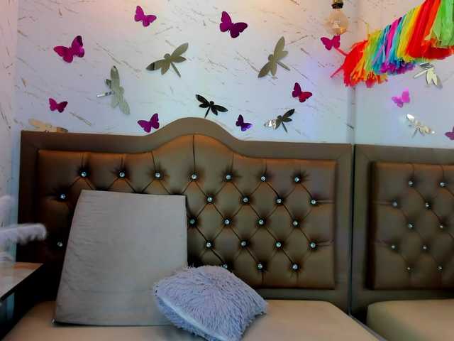 Live sex webcam photo for Charlott- #291294275