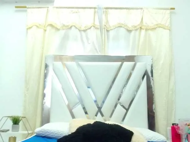 Live sex webcam photo for Charlotte-Joestar #276947318