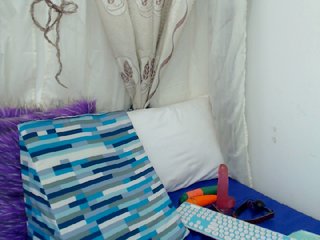 Live sex webcam photo for Charlotte-Lin #204964936