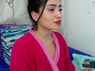 Live sex webcam photo for Charlotte-Lin #204983110