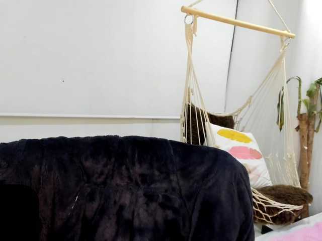 Live sex webcam photo for Charlotte-mwc #271990432