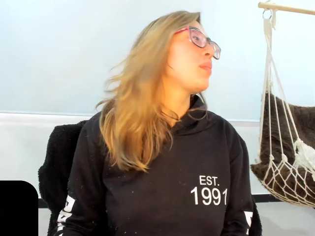 Live sex webcam photo for Charlotte-mwc #272020404