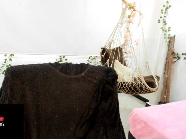 Live sex webcam photo for Charlotte-mwc #274115274